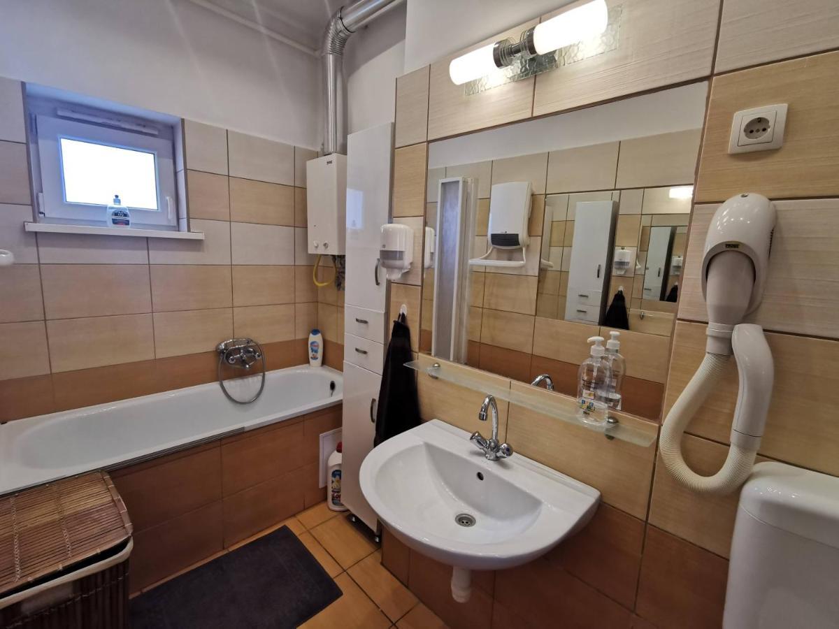 Smart B Apartman Miskolc Exteriör bild